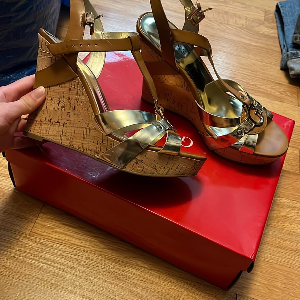 GUESS wedges